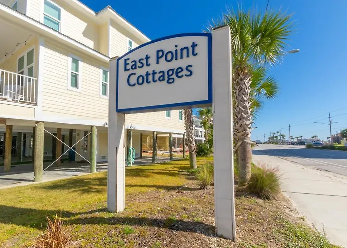 Modern 3 Bedroom With Community Pool And Directly Across The Street From The Beach! Gulf Shores