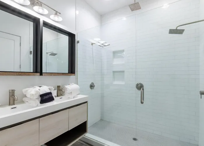 Modern 3 Bedroom With Community Pool And Directly Across The Street From The Beach!