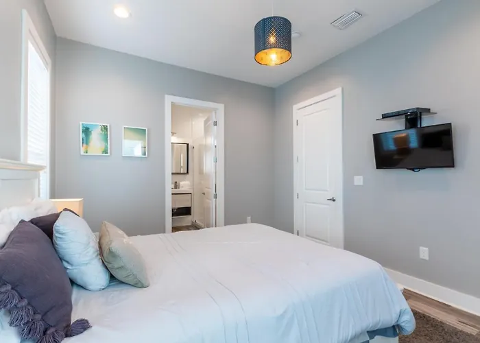 Modern 3 Bedroom With Community Pool And Directly Across The Street From The Beach!
