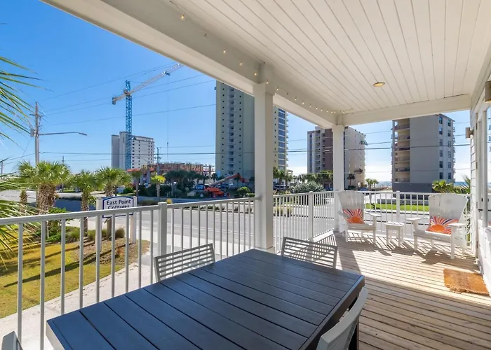 Modern 3 Bedroom With Community Pool And Directly Across The Street From The Beach! * Gulf Shores